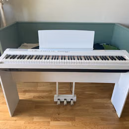 Kompletn&yacute; set Yamaha P-125 WH (biely)
