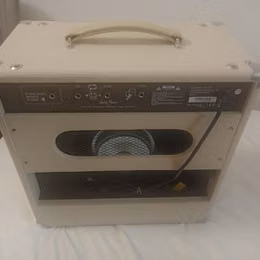 Prod&aacute;m lampov&eacute; kombo Harley Benton Tube 15