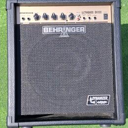 Baskytarové kombo Behringer Ultrabass BX300 (30W)