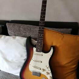 1974 Fender Stratocaster made in USA - olše