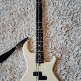 Aria Pro II Deluxe RSB Series Vintage White Made in Japan.