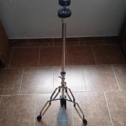 Levny hi-hat stojan