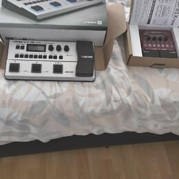 Boss GT-1B - Zoom B1 Four
