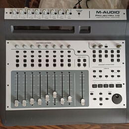 M-Audio ProjectMix - zvukovka +DAWcontroller +motor. fadery