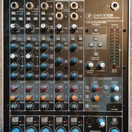 MACKIE ONYX 820i