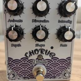 Chorus . Klon pedálu Earthquaker Devices - Sea Machine