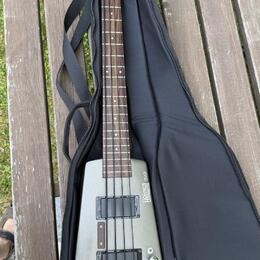 Headless baskytara Hohner B2A