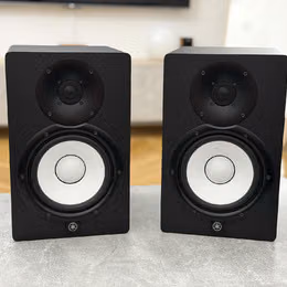 Prod&aacute;m studiov&eacute; monitory Yamaha HS7 &ndash; par