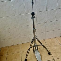 Tama hi hat.