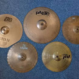 Random činely na zkou&scaron;en&iacute; (Paiste, Sabian, Meinl)