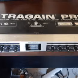 BEHRINGER ultragain mic2200