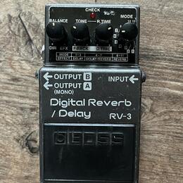 BOSS RV-3