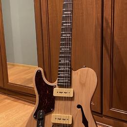 Levoruký Sire Larry Carlton T7TM Natural