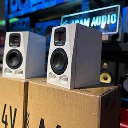 Adam A4V studiové monitory