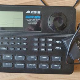 Alesis SR-16