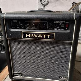 Baskytarové kombo Hiwatt Maxwatt B60 - top stav