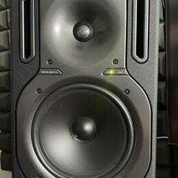 Prodám aktivní studiové monitory Behringer Truth B2031A – pá