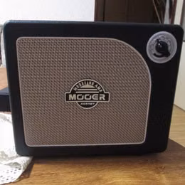 Modelingov&eacute; kytarov&eacute; kombo Mooer Hornet Black