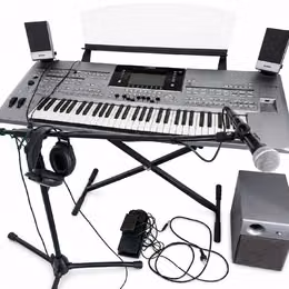 Prod&aacute;m Yamaha Tyros 5 (rok 2014) &ndash; kompletn&iacute; sestava