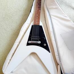 Prodám el.kytaru Gibson flying V Melody maker Satin white