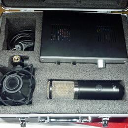 Mikrofon lampový AKG P820