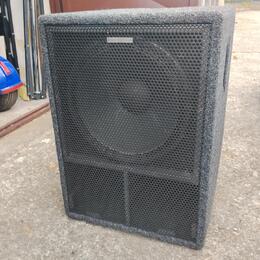 Subwoofery  osazeno 18" RCF LFX400  1000 W
