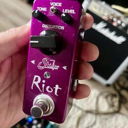 Suhr Riot distortion