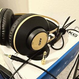 AKG K92 studiová sluchátka