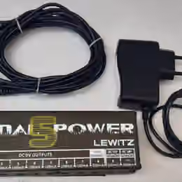Revoltage CP-05 Nap&aacute;jec&iacute; adapt&eacute;r Pedal Power - LEWITZ