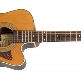 Akustická kytara s cutawayem, světlým dřevem desky a tmavými boky. Na hlavě hmatníku je bílý nápis Epiphone a na hmatníku nápis MASTERBUILT. Hmatník…
