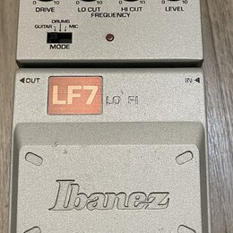 Stříbrný efekt pedál s nápisem Ibanez na spodním krytu a označením LF7 LO FI v horní části. Zařízení má čtyři otočné ovladače s popisky DRIVE, LO CUT…