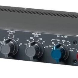 Černý rackový studiový kompresor s nápisy Heritage Audio a SUCCESSOR STEREO BUS COMPRESSOR. Přední panel obsahuje analogový VU metr, pět šedých a dva…