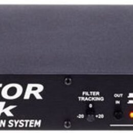 Černý rackový procesor s nápisem DECIMATOR ProRack DUAL CHANNEL NOISE REDUCTION SYSTEM a logem ISP Technologies. Zařízení obsahuje dva identické kaná…
