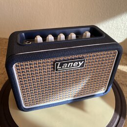 Laney Mini-ST-Lion kombo(upr.) + Laney Mini PSU adapter