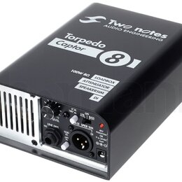 Černý kovový box s bílými nápisy. Na horní straně je logo Two notes AUDIO ENGINEERING a modelové označení Torpedo Captor 8. Pod ním jsou uvedeny funk…
