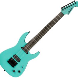 Tyrkysová elektrická kytara s tmavým hmatníkem. Na hlavě je viditelné logo Jackson. Nástroj má dva humbuckery, jeden ovládací knoflík hlasitosti a je…