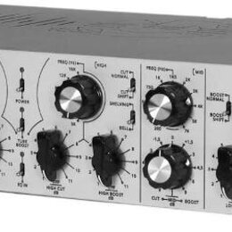 Stříbrný rackový equalizer s černým šasi. Na předním panelu je nápis EMPRESS TUBE EQUALIZER a logo BAILAB AUDIO. Zařízení obsahuje řadu otočných pote…