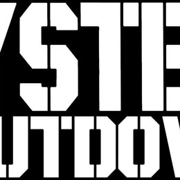Černobílý obrázek s textem v bílé barvě. V horní části je napsáno SYSTEM a v dolní části SHUTDOWN. Písmo je stylizované, hranaté a tvořené silnými li…