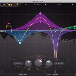 Snímek zobrazuje uživatelské rozhraní softwarového equalizéru s názvem fabfilter Pro-Q 3. Na obrazovce je vidět spektrum zvuku s několika barevnými f…