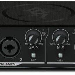 Černý zvukový interface s nápisem ONYX Producer 2-2. Přední panel obsahuje dva kombinované XLR/jack vstupy, dva ovratidla GAIN, jeden ovratil MIX a v…