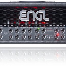 Černý kytarový zesilovač s mřížkou, na které je umístěno stříbrné logo ENGL. Na ovládacím panelu jsou nápisy LIMITED EDITION, HELL a řada popisků u p…