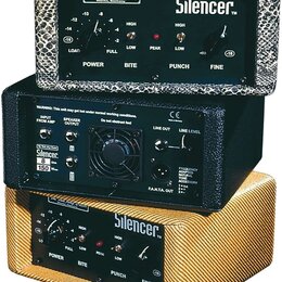 Tři zařízení značky Silencer™. Horní jednotka má šedý texturovaný povrch a nápis The Tube Amp Doctor, spodní jednotka má žlutý žebrovaný povrch. Pros…