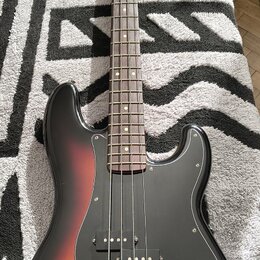 Fender PB