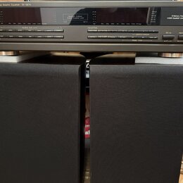 Černý stereografický ekvalizér značky Technics, model Stereo Graphic Equalizer SH-GE70. Zařízení má digitální displej a řadu posuvníků pro ovládání ú…