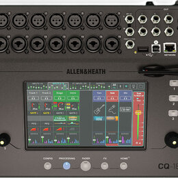 Digitální mixovací pult Allen&Heath model CQ-18T v černé barvě. Horní panel obsahuje 16 kombinovaných vstupů, vstupy ST IN, výstupy OUT a MAIN, USB p…
