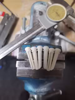 Kostěn&eacute; kol&iacute;čky  5,5mm pod hlavou