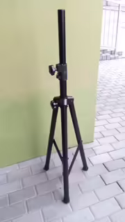 Repro stojany - kovov&eacute; středy
