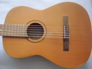 Historick&eacute; kytara COSMOTONE