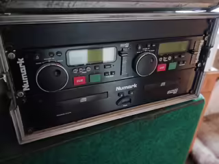NUMARK CD player  