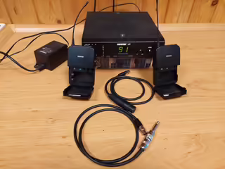 1 x Bezdr&aacute;tov&yacute;  Shure UC pro kytaru - baskytaru, hlavov&yacute; mic
